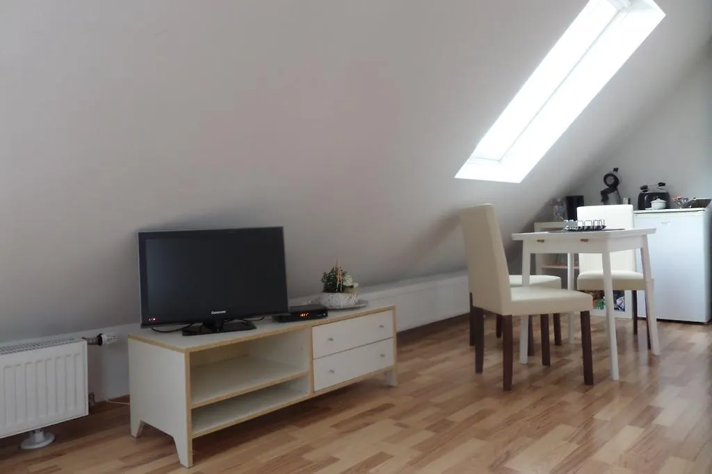 Apartment Flughafenapartement Sky View Düsseldorf